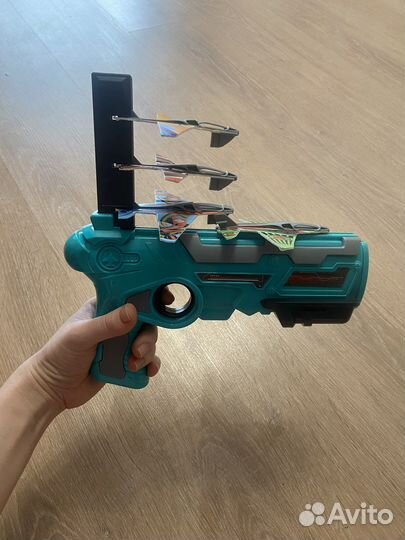 Пистолет с самолетами