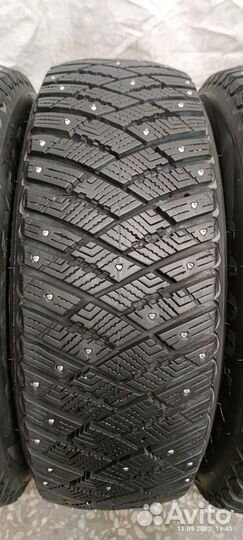 Goodyear Ultragrip Ice Arctic 215/65 R16 98T