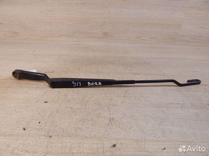 Поводок дворника левый Vw Golf 4 / Vw Bora