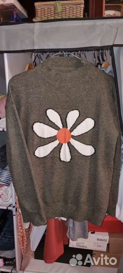 Свитер