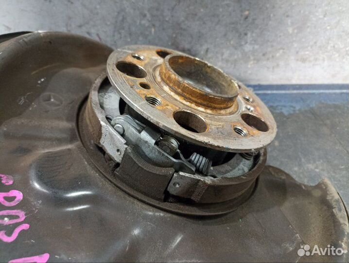 Ступица задняя левая Chrysler Crossfire