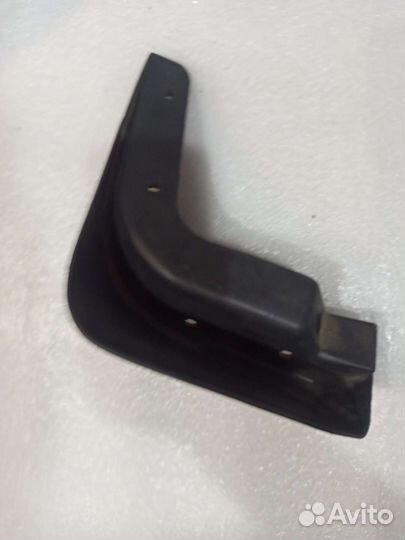 Брызговик передний правый Chevrolet Lanos