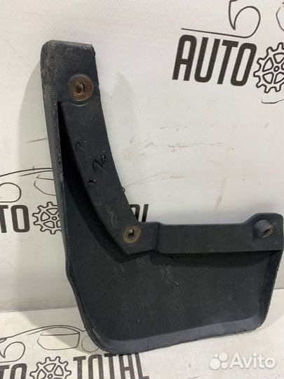 Брызговик задний правый Renault Logan 2 K7MA812