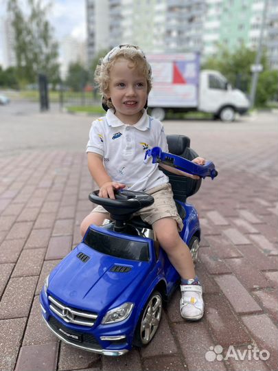 Машинка-каталка толокар Mersedes AMG