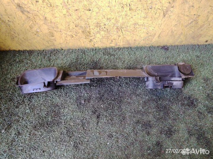 Накладка на рамку радиатора Mercedes-Benz C- Class