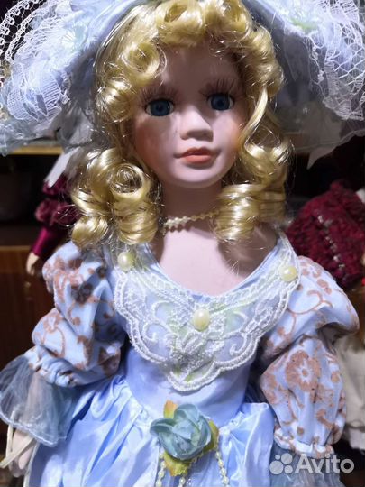 Кукла фарфоровая коллекционная
