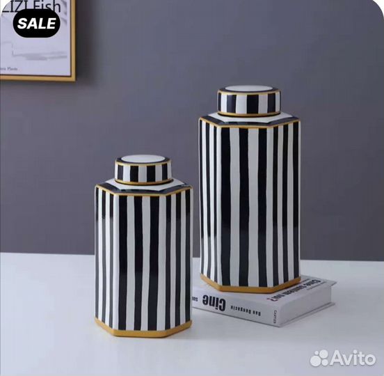 Вазы с крышками Графика