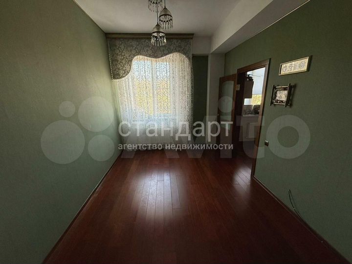 3-к. квартира, 106 м², 3/10 эт.