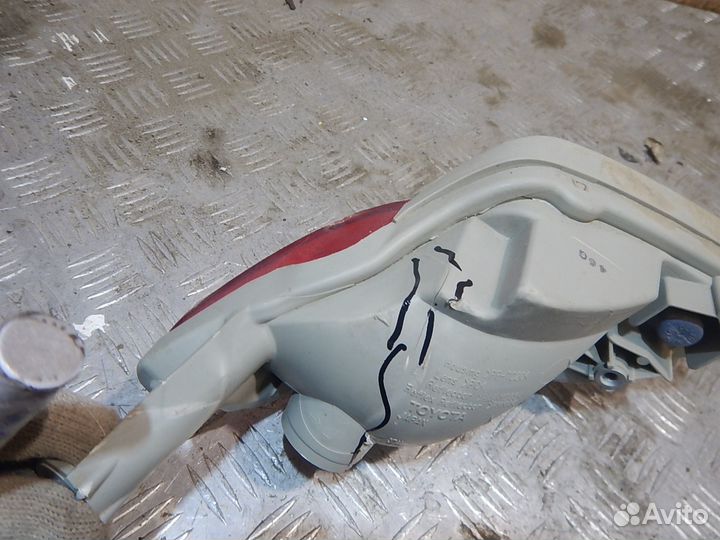 Фонарь задний противотуманный правый, Lexus (Лексу