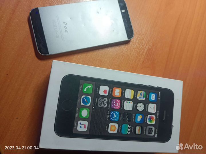 Телефон iPhone 5s