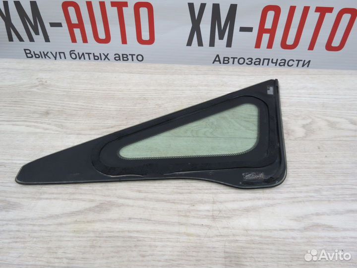 Форточка передняя правая Honda Civic 8