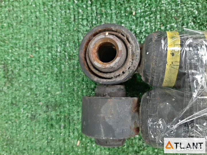 Амортизатор задний левый toyota prius