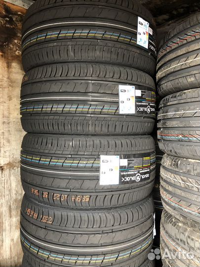 Royal Black Royal Performance 275/30 R20 97W