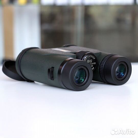 Компактный бинокль Levenhuk Karma PRO8-32