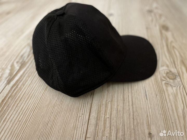 H&M Бейсболка черная с сеточкой ONE size