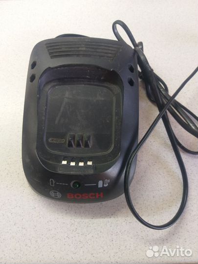 Зарядное устройство для шуруповерта bosch