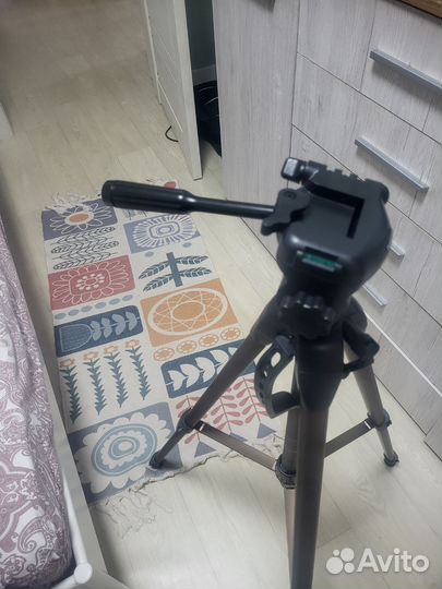 Штатив для фотоаппарата