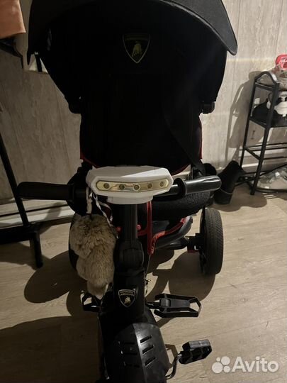 Трехколесный велосипед с ручкой Lamborghini