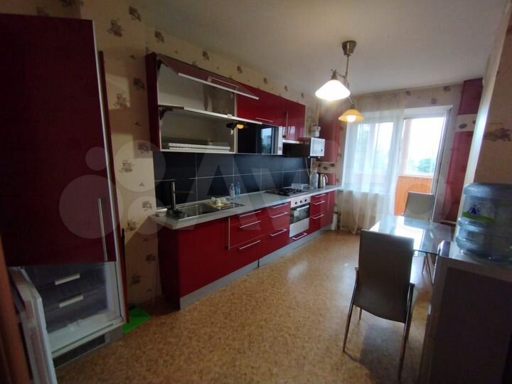 3-к. квартира, 65 м², 4/10 эт.