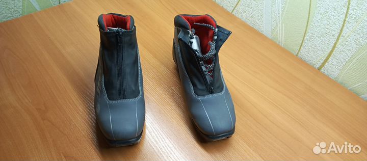 Лыжные ботинки 38р