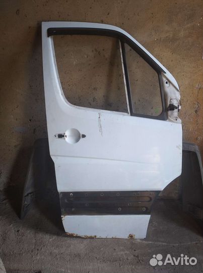 Двери на mercedes sprinter 906