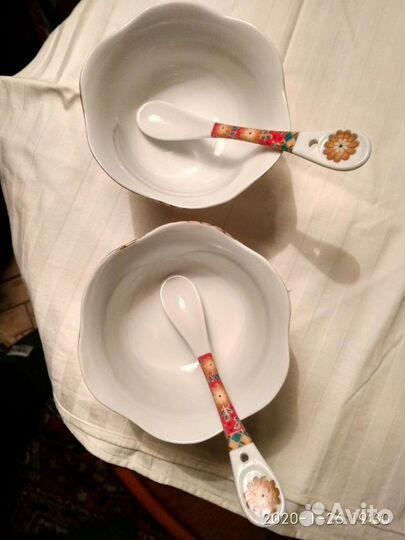 Две креманки с ложечками