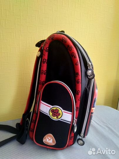 Рюкзак портфель ранец школьника Hummingbird школы