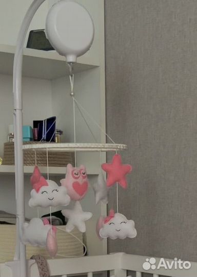 Мобиль на кроватку и альбом малыша