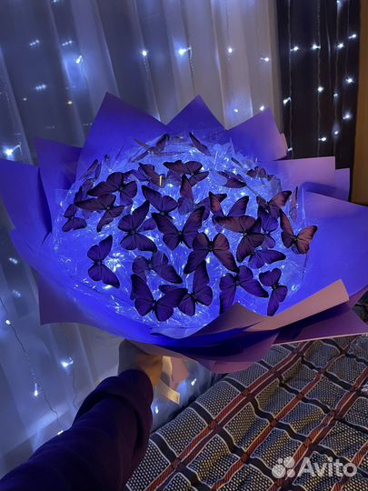 Светящиеся букеты ручной работы с бабочками