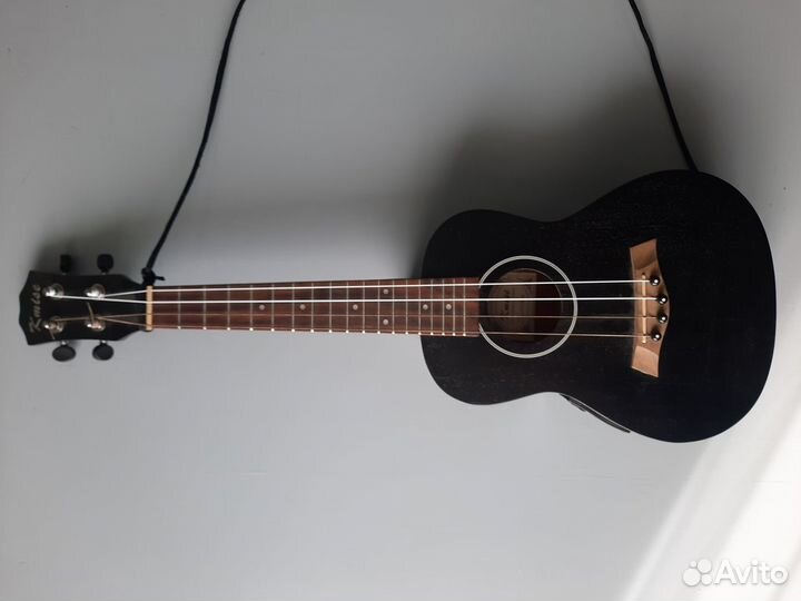 Укулеле с пьезо звукоснимателем