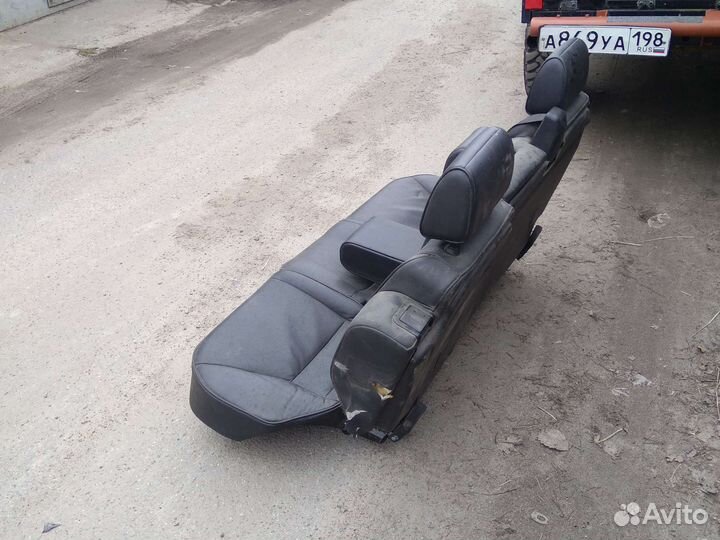 Второй ряд сидений LR Discovery II