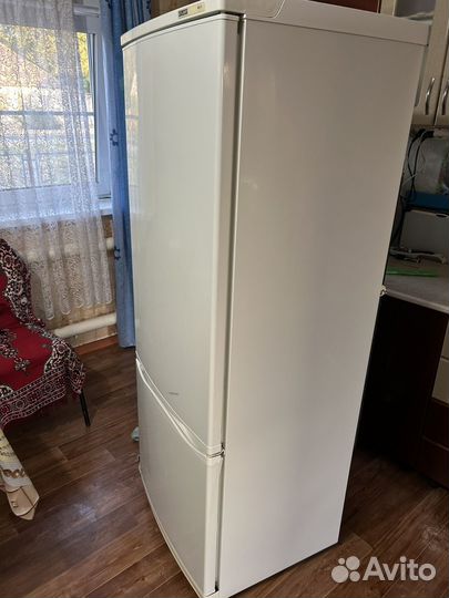 Продам холодильник рабочий