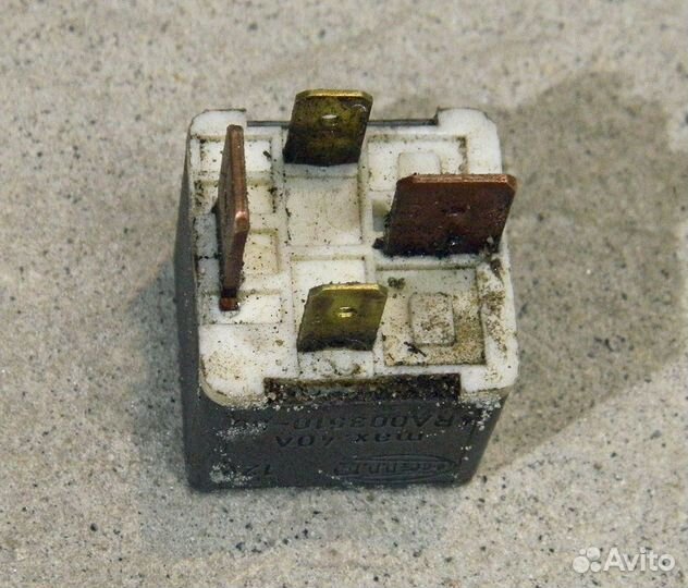 Реле вентилятора №18 VW Passat B3