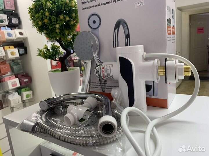 Электрический проточный водонагреватель (новый)