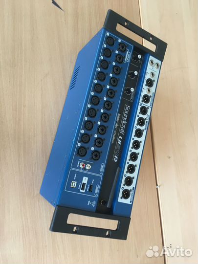 Цифровой микшерный пульт Soundcraft Ui-24R