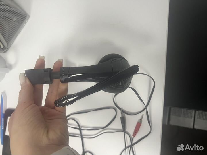 Наушники с микрофоном