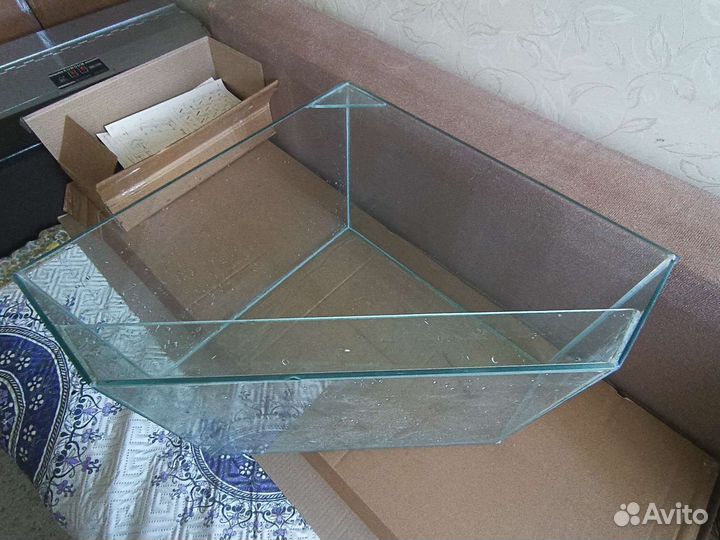 Аквариум угловой