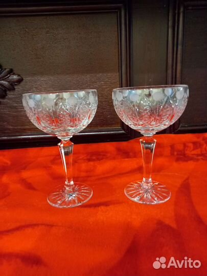 Колекционные вазочки на ножках