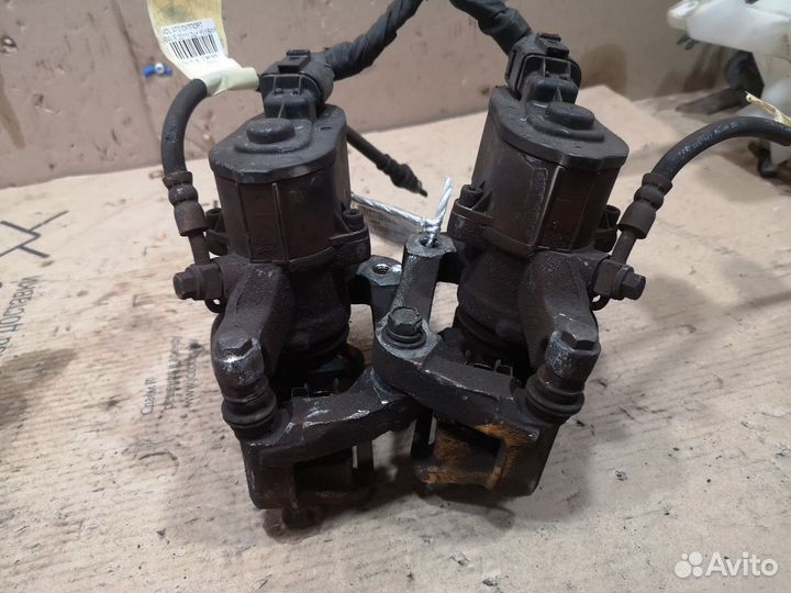 Суппорта задние volvo v70 2012 год