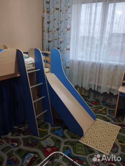 Детская кровать с горкой