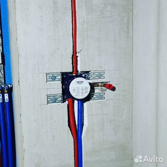 Сантехник. Услуги сантехника. Монтаж труб Rehau