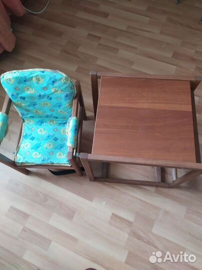 Стульчик и столик для кормления и творчества ребён