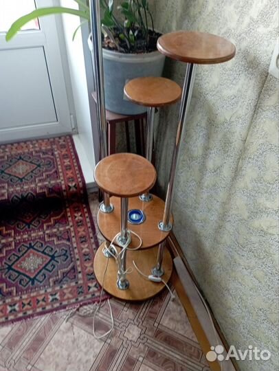 Подставка под цветы