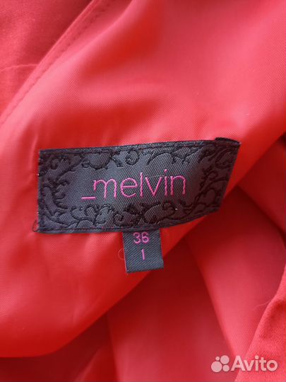 Алое хлопковое платье