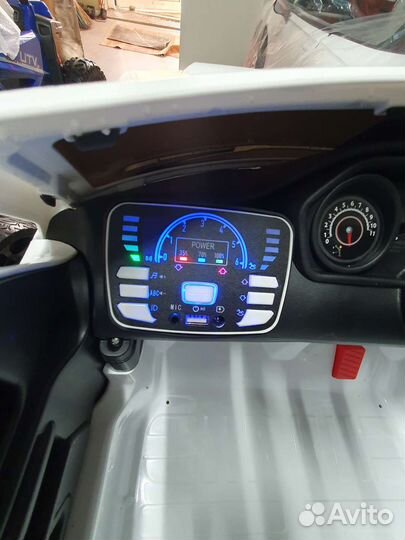 Детский электромобиль jeep 200