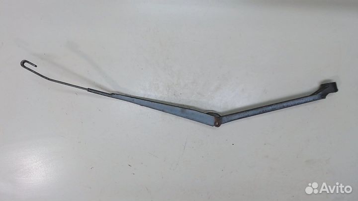 Щеткодержатель Toyota Camry, 2003