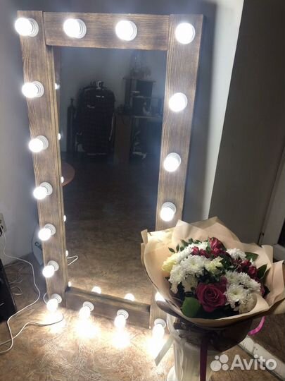 Гримерное зеркало из массива