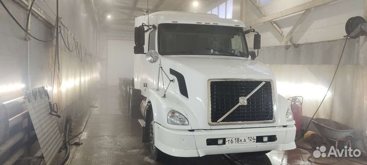 Volvo VNL 670, 2004