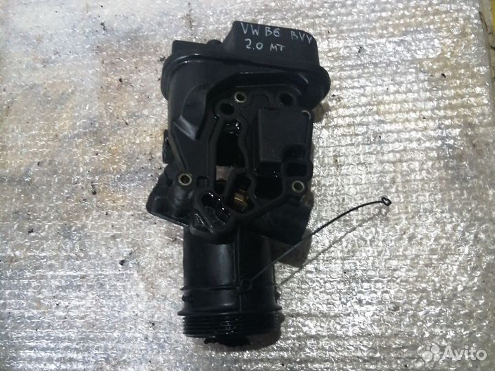 Корпус масляного фильтра Volkswagen Passat b6, BVY