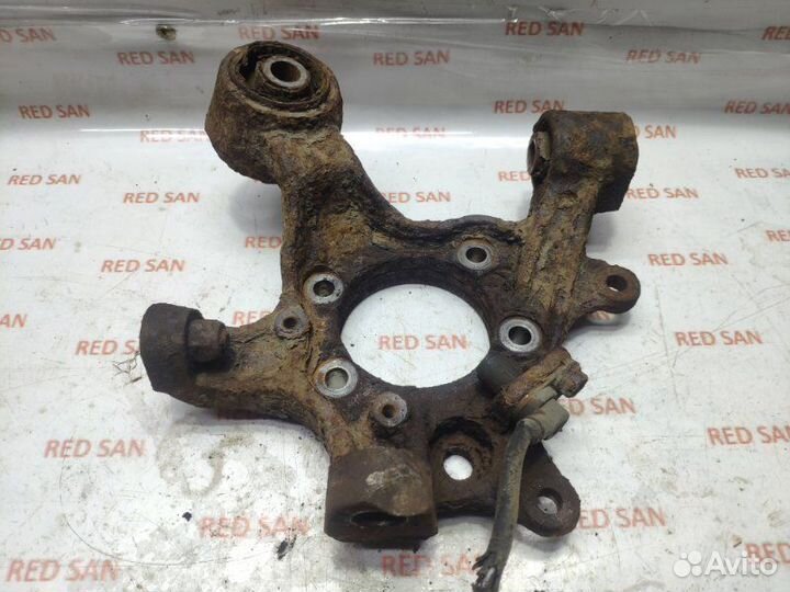 Кулак задний левый Mitsubishi Pajero 3 V78W 4M41